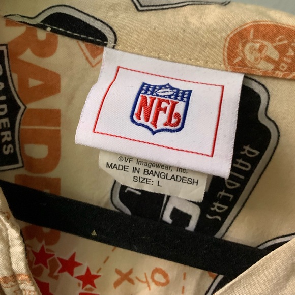 NFL Oakland Raiders Football Hawaiian Style Shirt - Picture 4 of 8